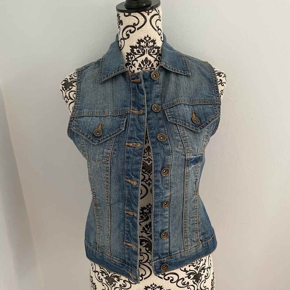 Paris Blues Jeans Vest Size Small - nicely cut - great curves - Picture 2 of 6